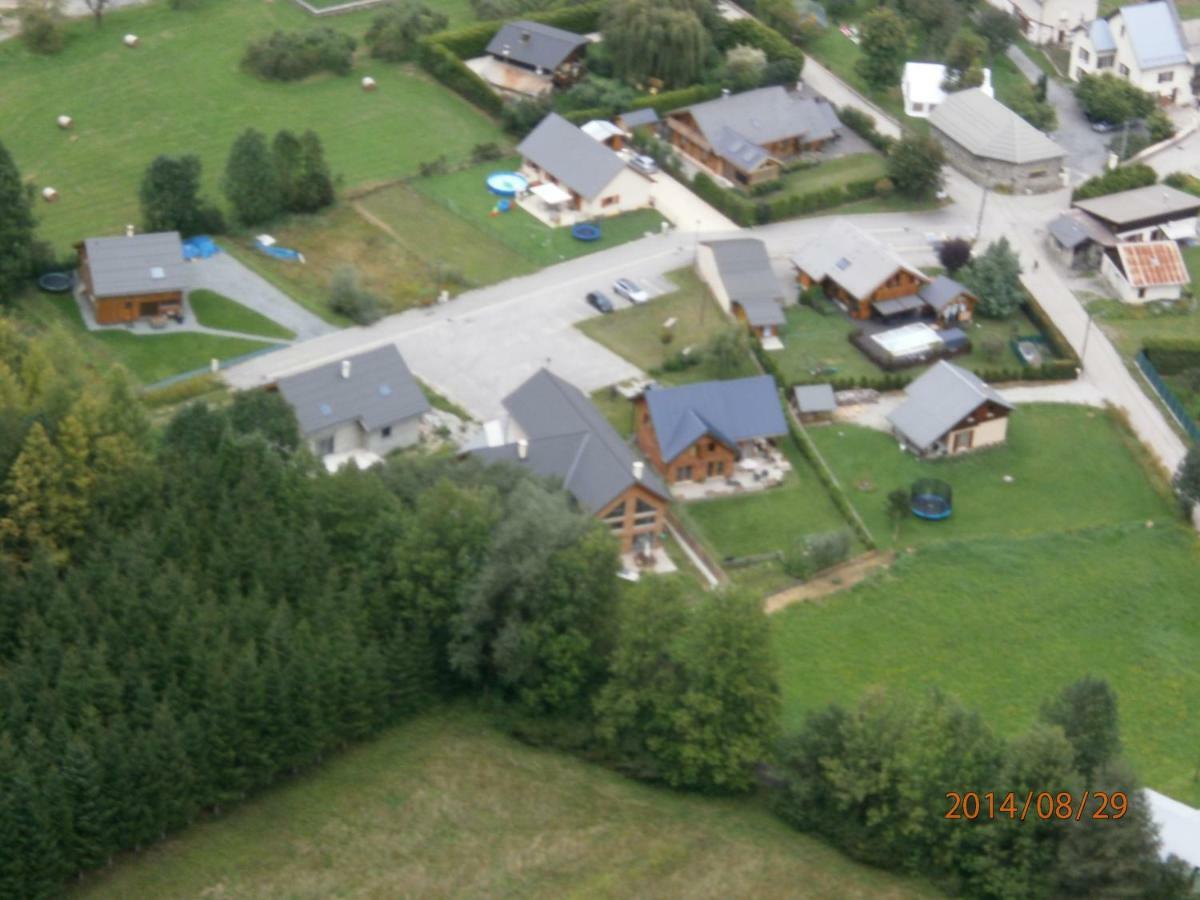 #Lemasdoisans Au Pied De L'Alpe D'Huez Via Bourg D'Oisans L'Etoile Des Glaciers Le Bourg-dʼOisans Exteriör bild